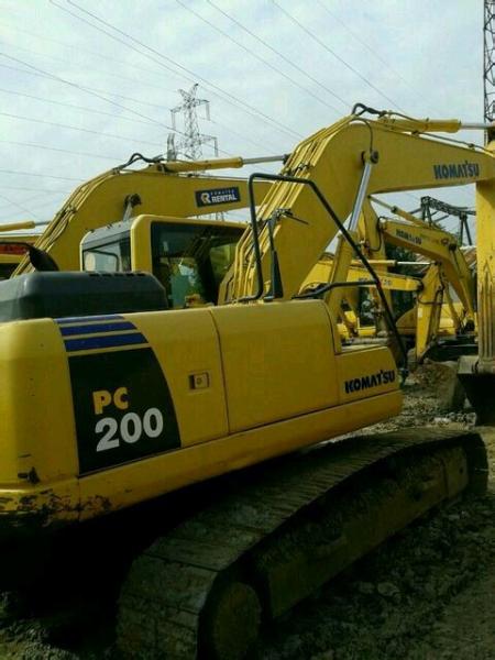 Used komatsu pc200 excavator for sale