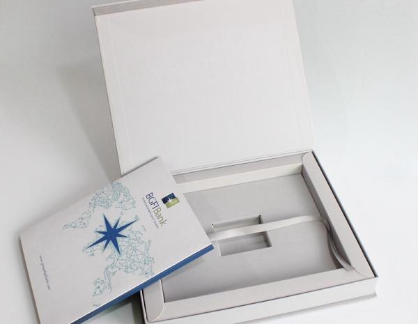 7 inch IPS Video Brochure Video In Folder with rechargeble battery and USB port