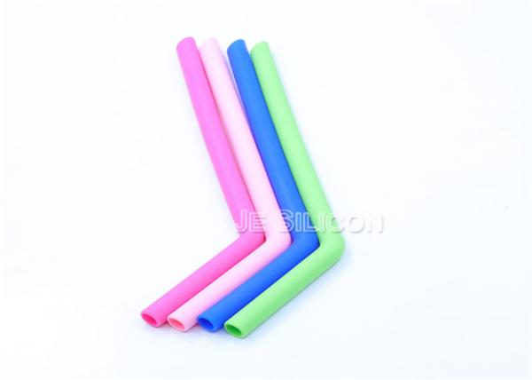 Reusable 5.6 Inch Angled Food Grade Silicone Straws Dishwasher Safe OPP Bag Packed