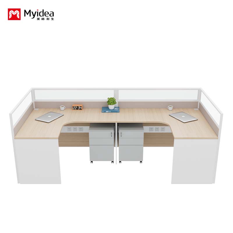Commercial-Grade Wooden Office Desks with Tempered Glass Screens – Durable, Scratch-Resistant Surface, and Sturdy Construction for High-Traffic Workplaces.
