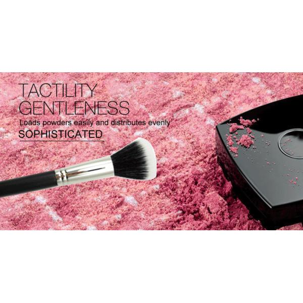 Nylon Hair Powder Essential Makeup Brushes Antibacterial Black Handle With Flat Hair