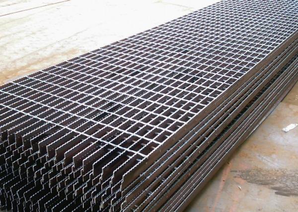 Zinc Coating Welding Serrated Steel Grating For Outdoor Stair Tread