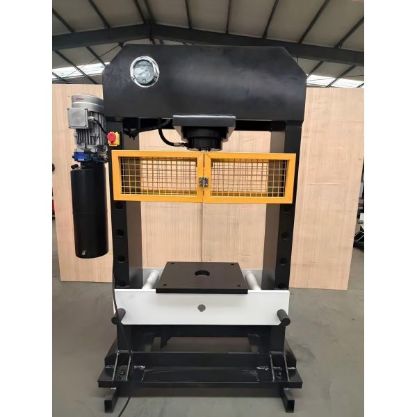 HP-50 Medium Duty Hydraulic Press Machine 1350×650×1950mm Dimensions for Stamping Operations