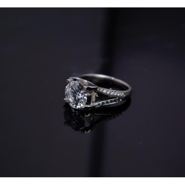 Bullhead 18K Gold Customized Fine Jewelry IGI GIA Lab Grown Diamond Engagement Wedding and Banquet Rings