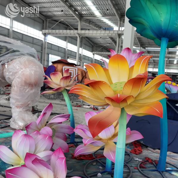 New Year Party Chinese Lotus Lanterns Handcrafted Detachable 100CM