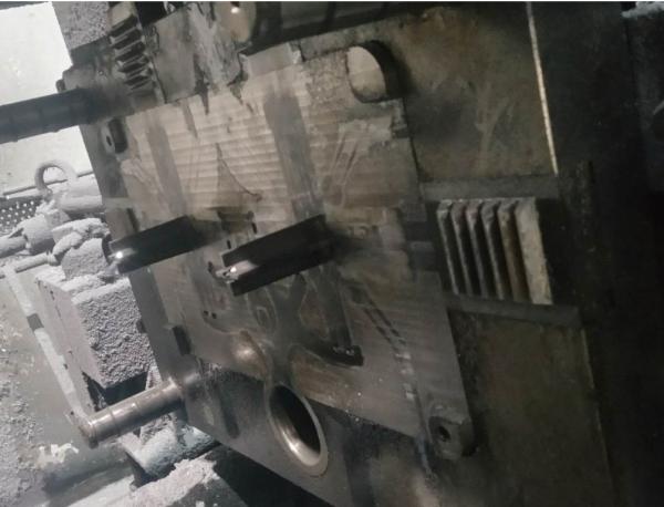 High quality three plate communication product alloy aluminum die casting mold
