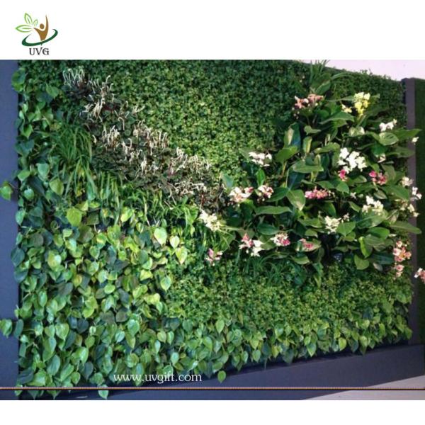 UVG GRW021 Fake vertical garden in plastic artificial plants for indoor and outdoor wall decoration
