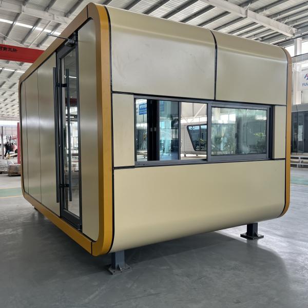 Hotel Outdoor Space Capsule Full King Apple Cabin Mobile Room with Aluminum Material