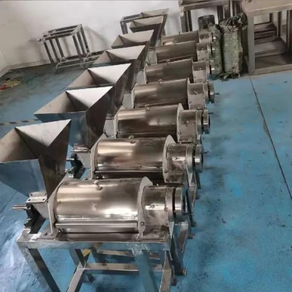 Compact 500kg Per Hour Fruit Juice Making Machine Screw Juicer Machine