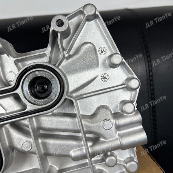 Engine Oil Radiator For 4.4 Land Rover Range Rover  LR022895 LR113200