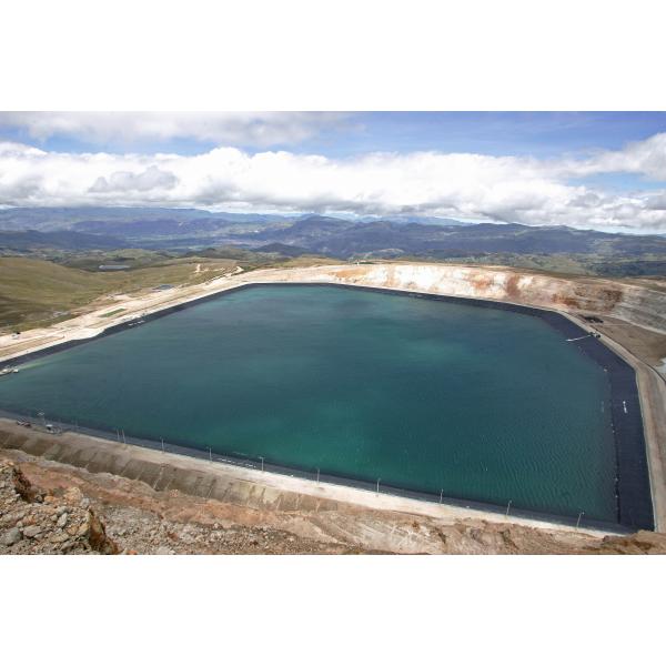 Geomembrana HDPE de alta resistencia con larga vida útil para plantas de tratamiento de aguas residuales, proyectos de bioenergía y tanques industriales de almacenamiento de agua