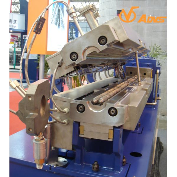Lab Scale Twin Screw Extruder with 27mm Screw Diameter and Split Barrel Design for 380V Industrial Voltage