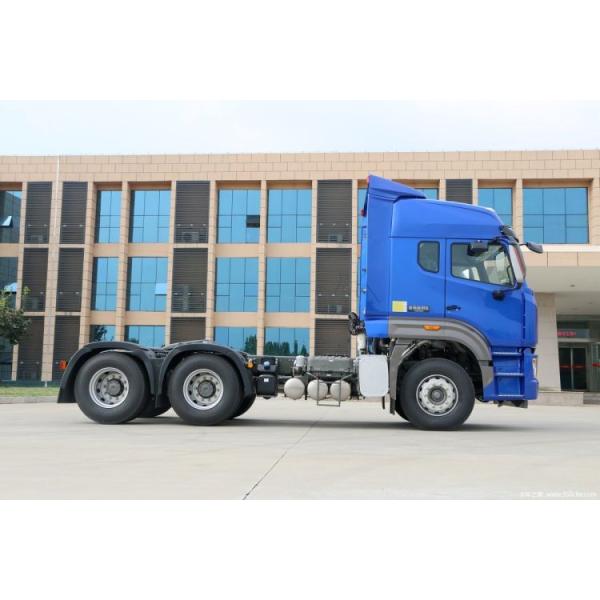 Powerful SinotruK Haohan N6G 4*2 6*4 Traction Truck CHG LNG Special Truck Traction Head