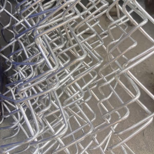 Hot Dip 6 pés galvanizado aço Chain Link vedação para campo de esportes