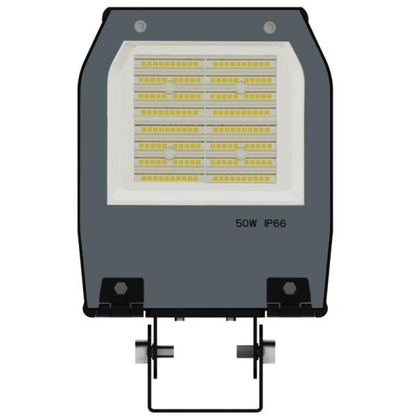 Éclairage extérieur LED commercial de longue durée avec une durée de vie nominale de 50000 heures et une surface lumineuse de 10000 ml montée