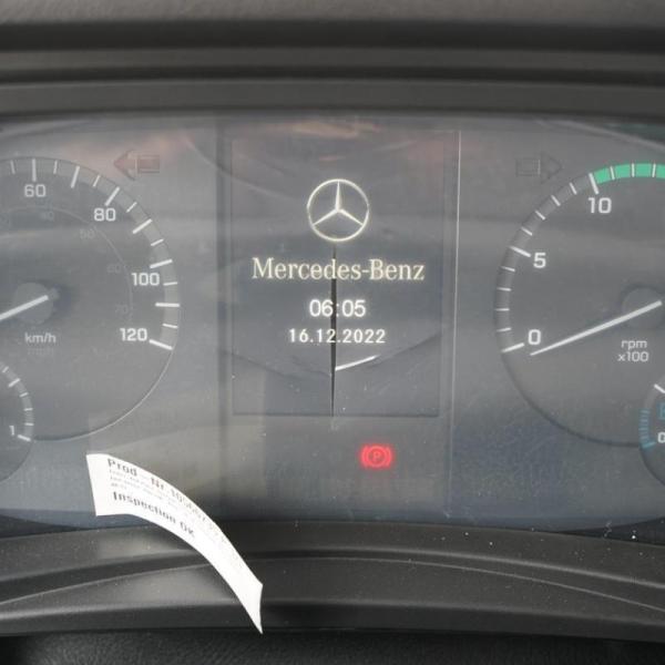 Manual Transmission Type Towing Tractor for Mercedes Benz Truck Hauling Vehicles