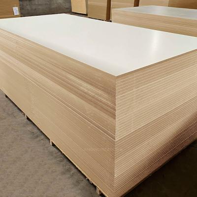 Matt White Melamine Laminated MDF Board For Modern Cabinetry Interior Decoration