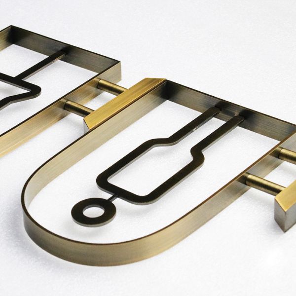 Custom Metal Signs 3D Non-Illuminated Toilet Sign for Luxury Hotel Wayfinding