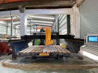 Machine de découpe de dalles de pierre de pont à 4 axes de haute précision pour les plaques en forme de ventilateur et le profilage des bords en forme spéciale