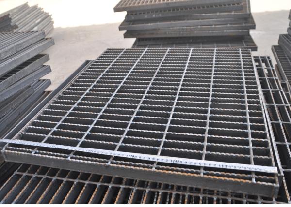 PVC Coated Catwalk Grating Walkway , Galvanized Serrated Metal Grate Platform