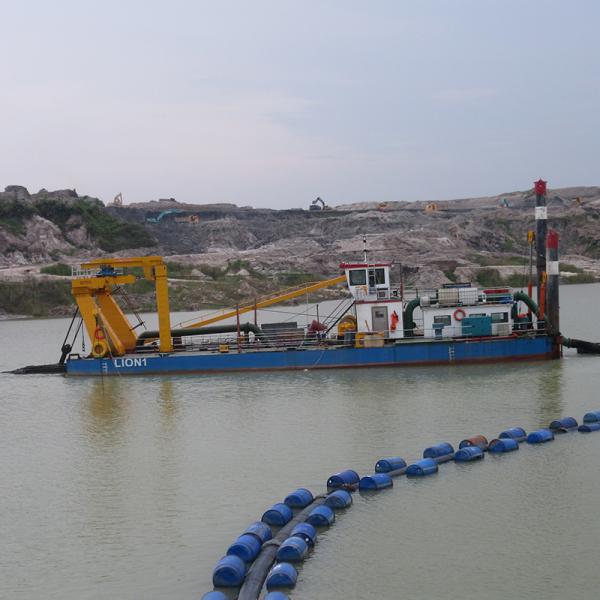 Discharge Distance 2000m 45&deg; Power 1233kw Sand Dredger with Siemens PLC System