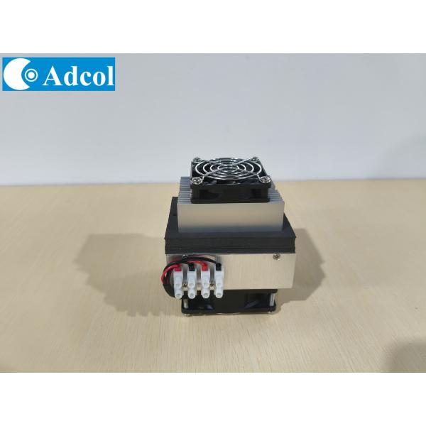 Le climatiseur thermoélectrique 15W est conçu pour les petites armoires électroniques ou les chambres environnementales.