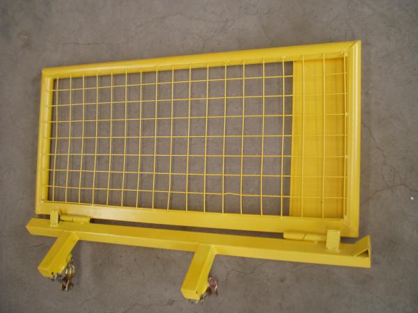 Scaffold Ladder Access Gates , Steel Safety Gates For Ladders Self Closing