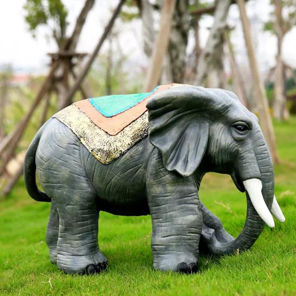 Скульптуры животных продуктов стеклоткани сада изготовленные на заказ на открытом воздухе в натуральную величину