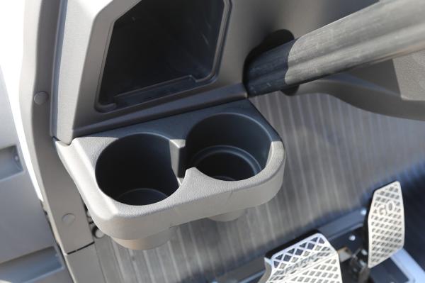 Véhicule utilitaire à batterie au lithium Chariot de golf 4 places Luxe moteur électrique Chasse à la voiture de golf