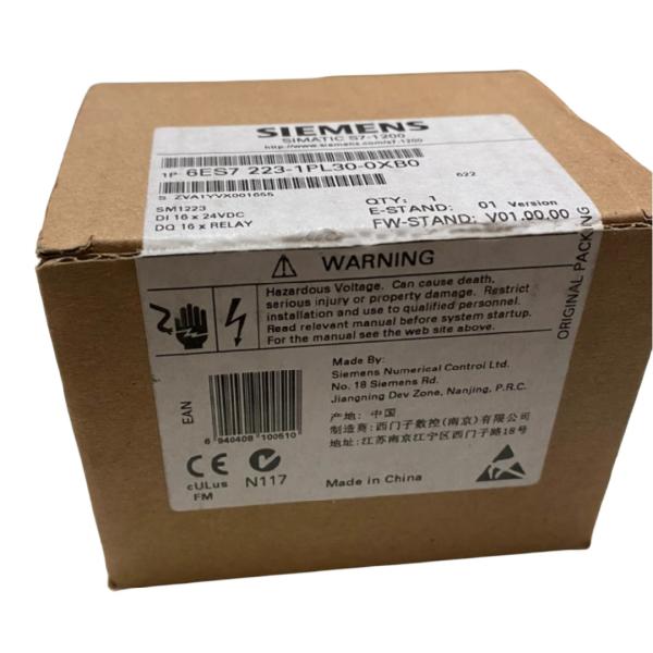 SIEMENS SIMATIC PLC S7-1200  6ES7 223-1PL30-0XB0 SM 1223 16 x 24 VDC Input / 16 x Relay Output Signal modules