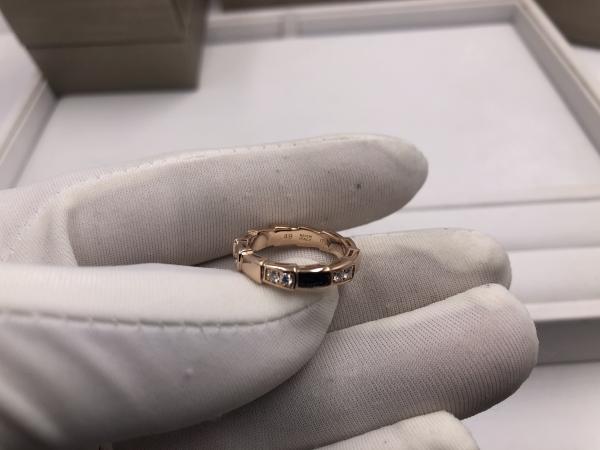  diamonds of snake ring 18kt  gold  with white gold or yellow gold