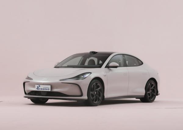Fast Ship Smart Sport Automotive Motor Power IM Electric Car L6 Sedan EV Car