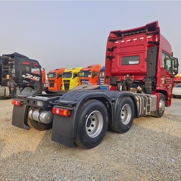 4x2 Tractor Head Truck Engine Emission Standard Diesel Fuel Type 6x4 Tractor Trailer for 10 Tires Sale