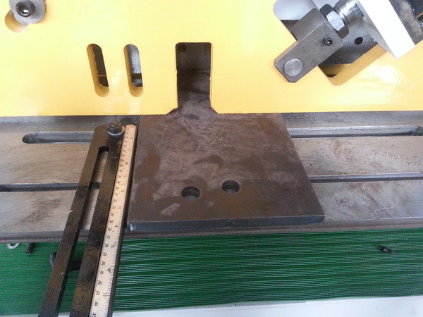 Semi Automatic Metal Iron Worker Q235 Steel Material Lifetime Service