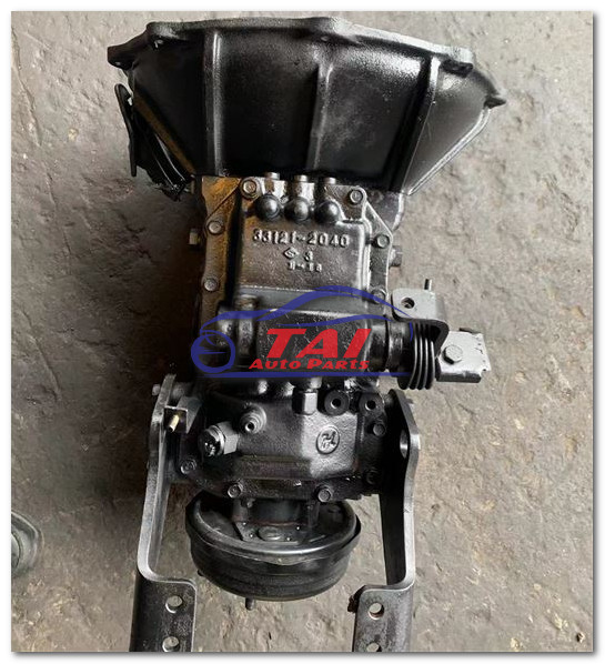 Первоначальное W04D использовало коробку передач 33121-2040 33111-2065 для тележки Hino 300