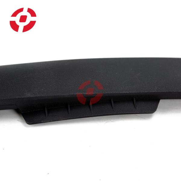 L'éclairage de la lampe de poche est fourni par le fabricant de la lampe de poche.