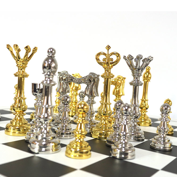 Portable 40*40*3.5cm Zinc Alloy Metal Chessboard Chess Set for Travel and Home