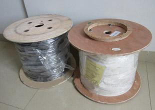 Крытый смычок - тип 4 диаграмма кабеля падения волокна оптически FTTH сердечника - 8 GJXFH 2km/барабанчик