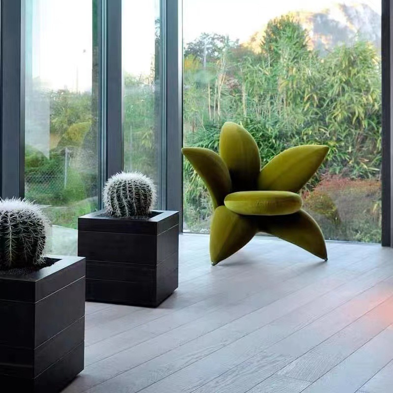 Modern Lily Flower Accent Chair Creative Petal Lazy Sofa for Small Spaces for Bedroom or Apartment