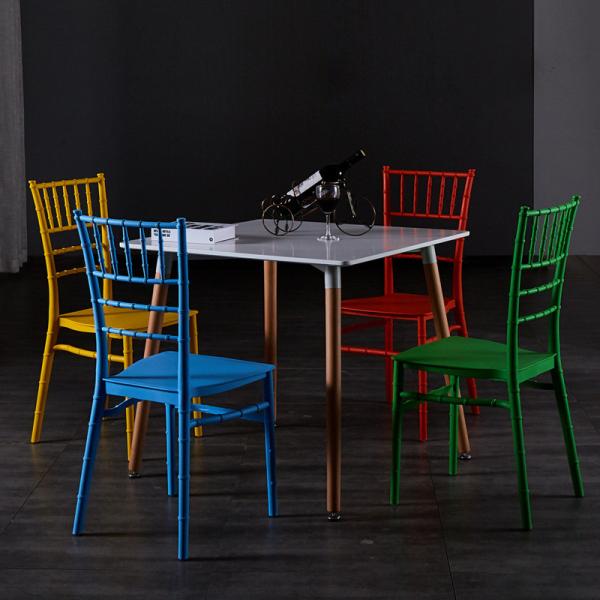 High Quality PP Material One-Piece Design Wedding  Plastic Chiavari Chair