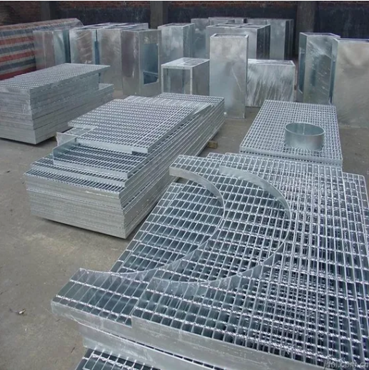Hot Dipped Galvanized Carbon Steel Grating ISO9001 Certified Q235 Material for Industrial and Residential Security Barriers