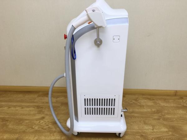Painless 808nm Diode Laser Hair Removal Machine , Laser Hair Removal Treatment Equipment