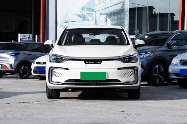 NIO ET5 Electric Four Wheel Car Luxury 710KW 100kwh Dual Motor Electric Car