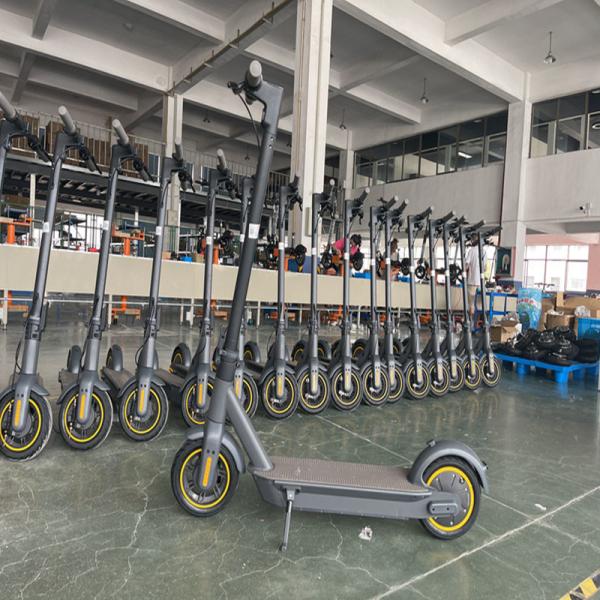 Aluminum Alloy Electric Bluetooth Scooter 30km/H Brushless Controller