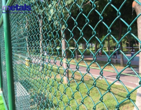 Galvanized PVC Coated Chain Link Mesh Fence 50x50mm Diamond Pattern