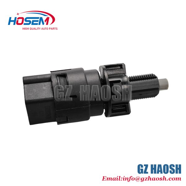 Auto Parts Brake Light Switch CA100020420 AT For Isuzu D-MAX (2012 - 2019) & MU-X With 4JJ1/4JK1