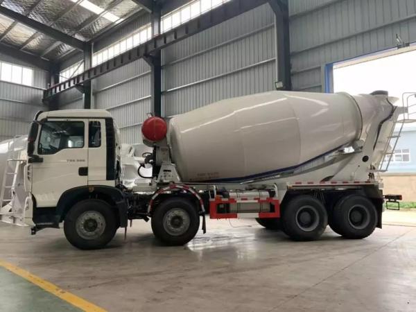 12 14 15 Cu Ft Cement Mixer 10 Speed Forward 2 Reverse SINOTRUK HOWO Mud Mixing Truck