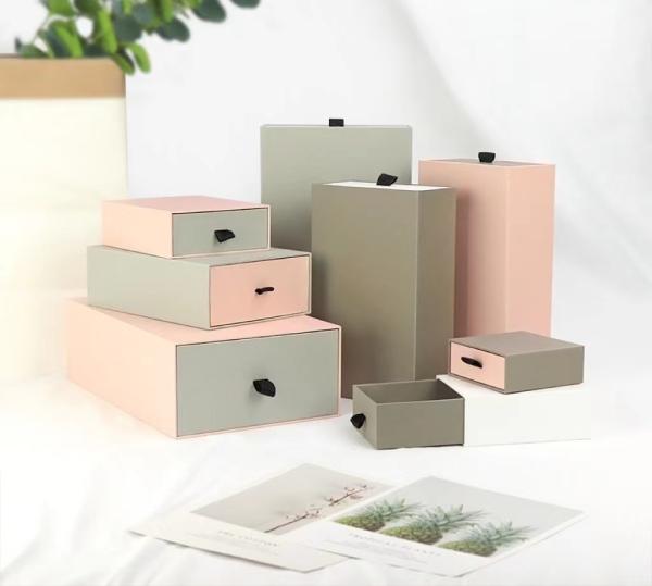Velvet Inside 85x85x35mm Custom Paper Jewelry Boxes gift box packaging Matt Lamination