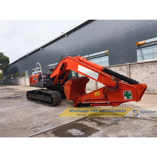 Тяжелые машины используют экскаватор Hitachi с рабочим временем 1000-2300 часов