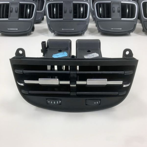Car air Conditioner Vent A/C air Outlet Front air Outlet Center For Maserati Levante 2016-2019 OE 6700491010